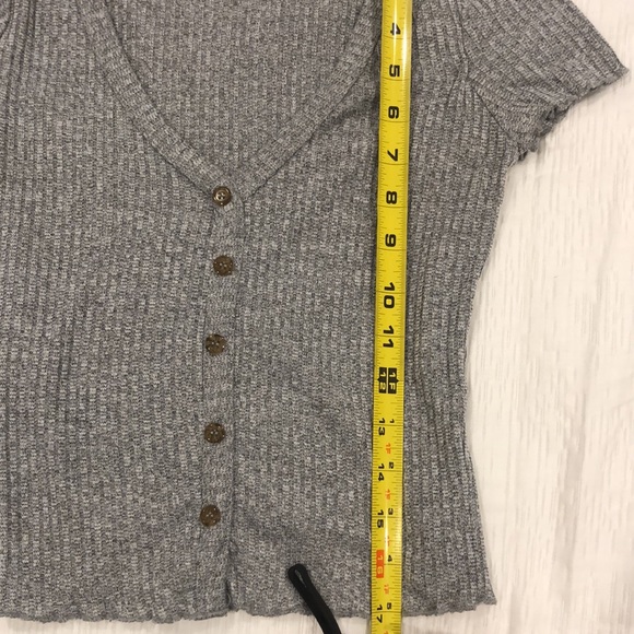 Grey knit button down tee shirt SIZE SMALL - Picture 5 of 5